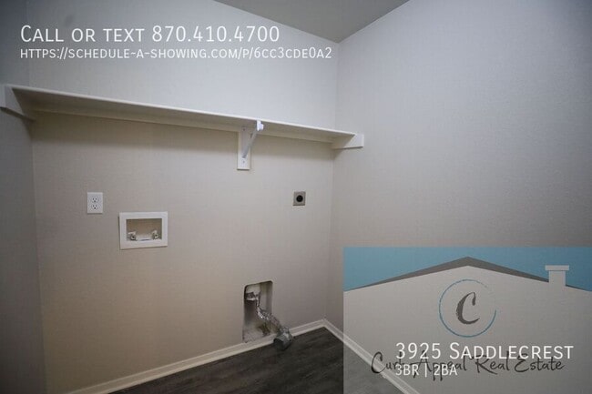 Building Photo - Move in special $700!! Beautiful 3 bed / 2...