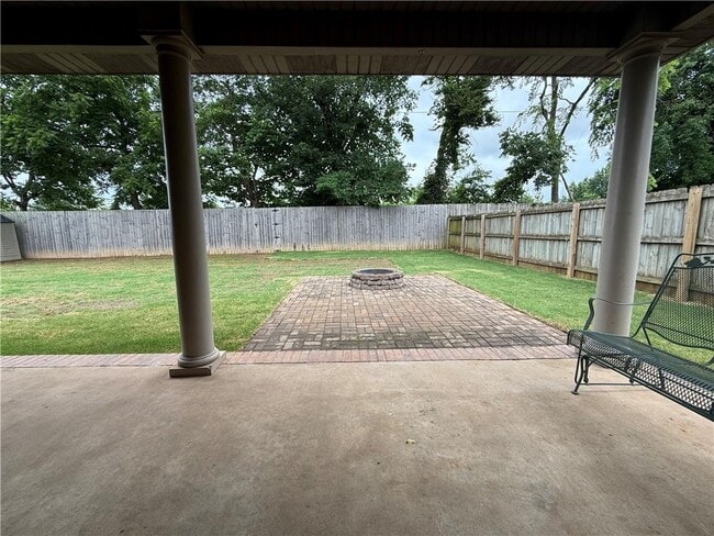 Building Photo - 5203 S Brooks Cir