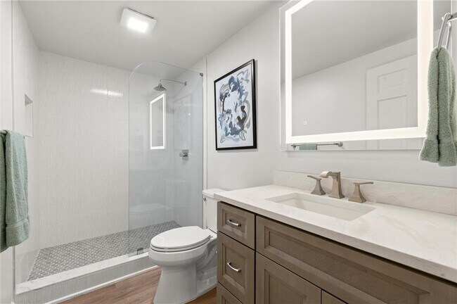 Building Photo - 459 Atlanta Country Club Dr