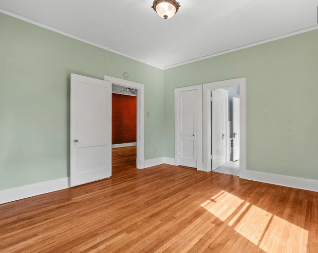 Building Photo - 4920 Lee Ave