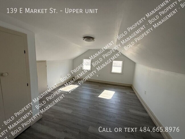 Building Photo - 139 E Market St
