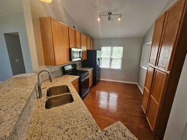 Building Photo - 2935 Rutland Cir