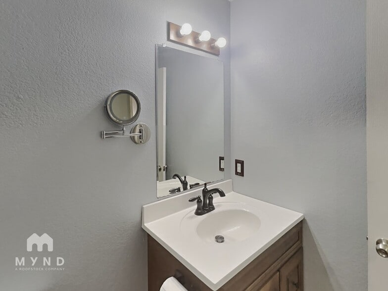 Building Photo - 286 Nandina Dr