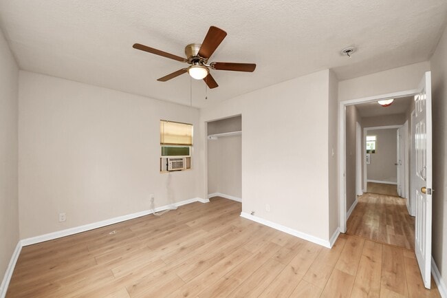 Building Photo - 10506 Sierra Dr