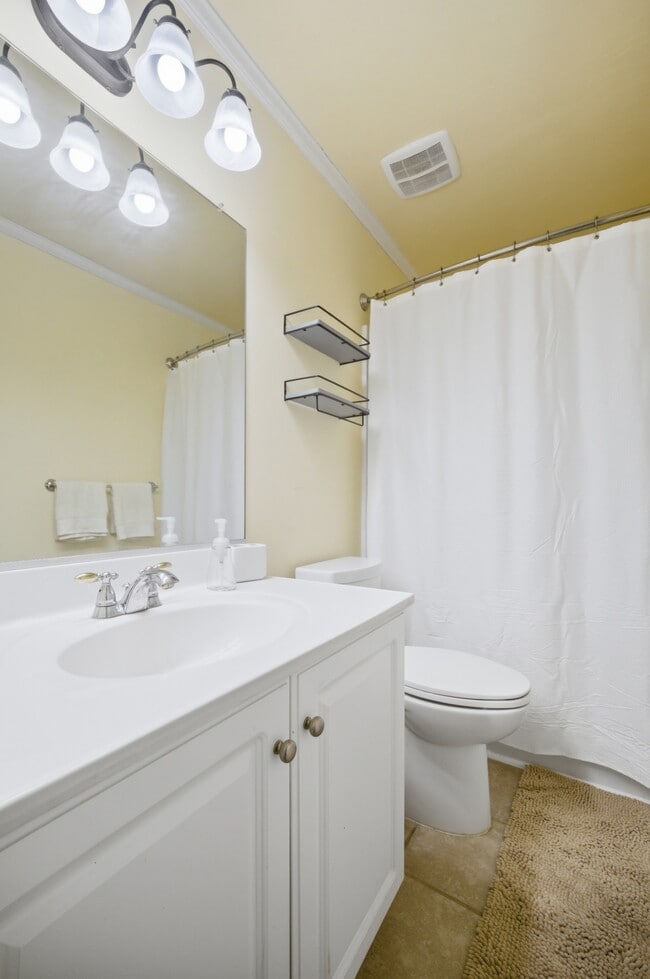 Building Photo - 1005 Bay Breeze Dr