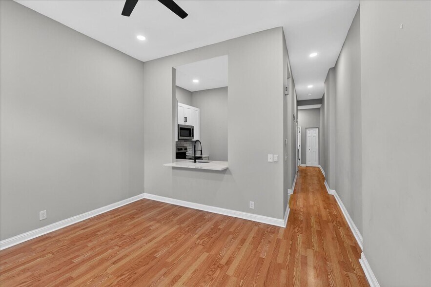 Building Photo - 2024 S 11th St
