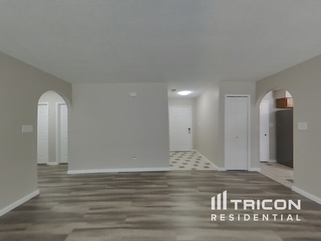 Building Photo - 4420 Denise Dr NE