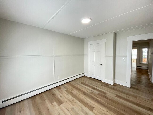 Building Photo - 53 Pennacook St