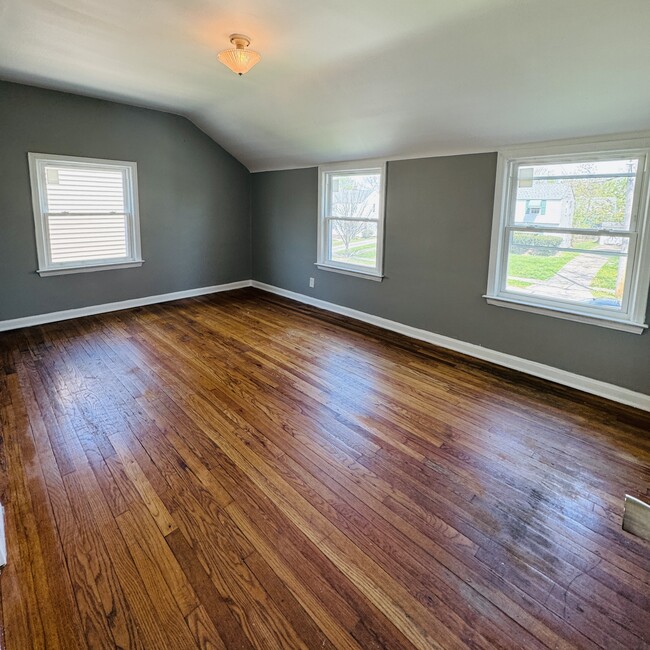 Building Photo - 15914 Delrey Ave