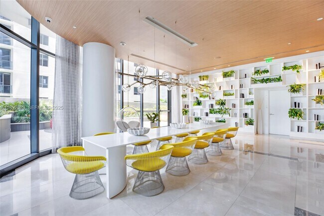 Building Photo - 55 SW 9th St