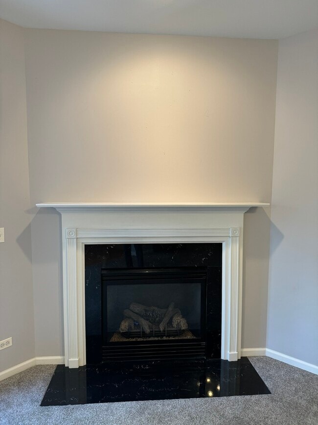 Building Photo - 1N061 Mission Ct