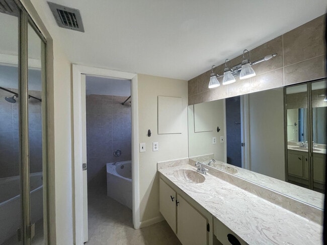 Building Photo - 1780 Hammock Blvd