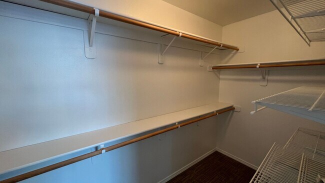 Building Photo - 3 Bed, 2.5 Bath - Beautiful Mountain Views - Close to JBER!