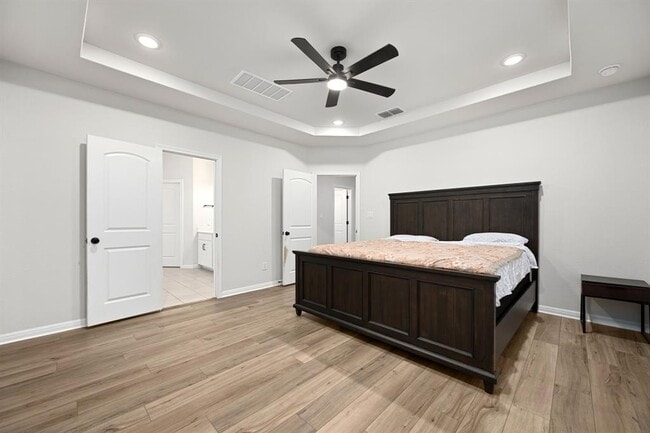 Building Photo - 236 Travis Ln