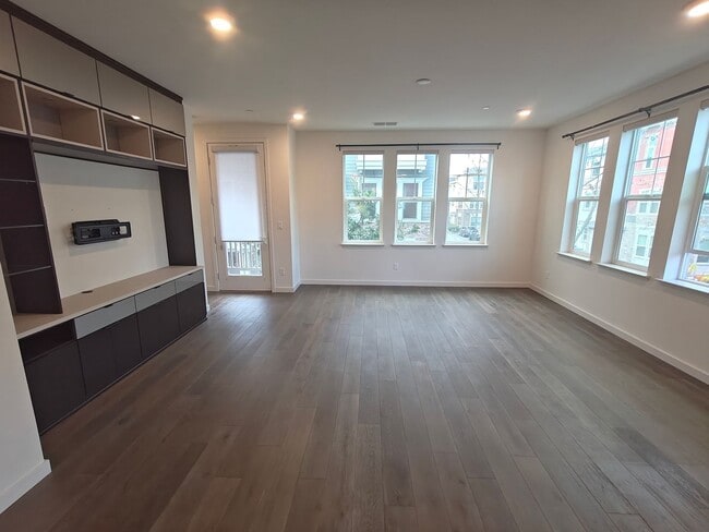 Building Photo - Coming Soon ? Bright, Modern Living in Sunnyvale