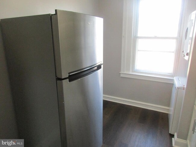 Building Photo - 3558 Juneway