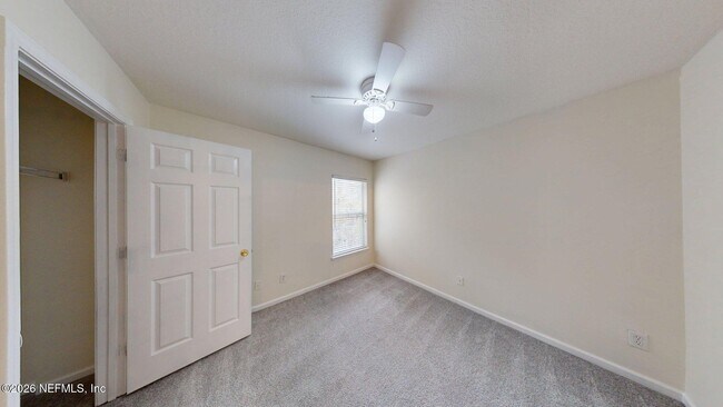 Building Photo - 8498 Climbing Ivy Trail S