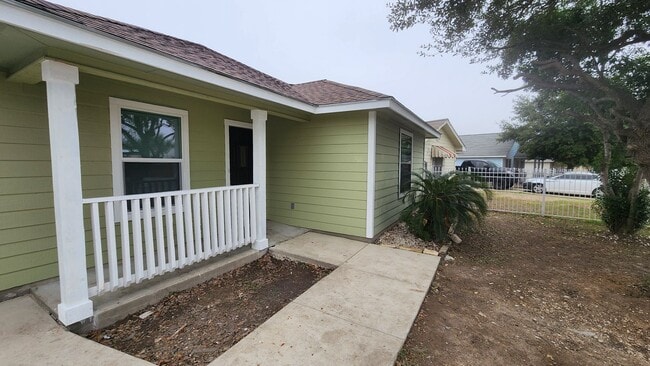 Building Photo - Charming 3bd, 2 ba Home for Rent in Arroya Vista Subdivision