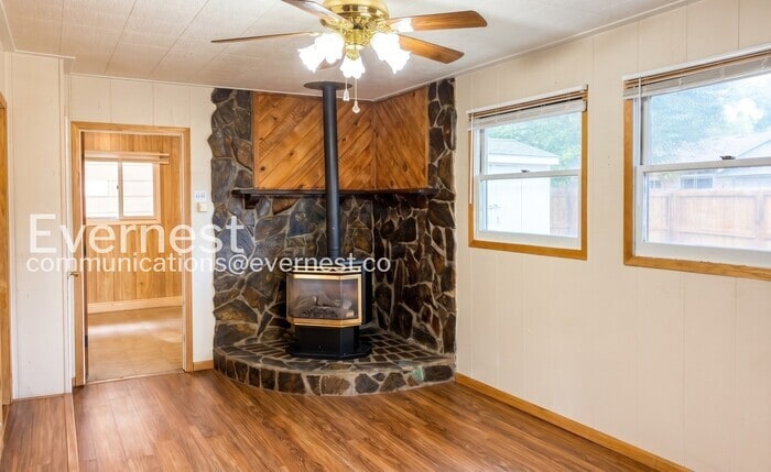 Building Photo - 1116 Juniper Ct