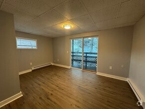 Building Photo - Beautifully Renovated Multilevel 2-Bedroom...