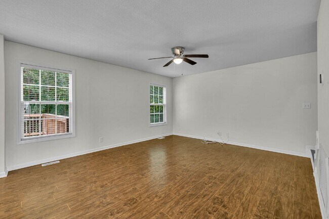 Building Photo - 2701 Hidden Ridge Ct