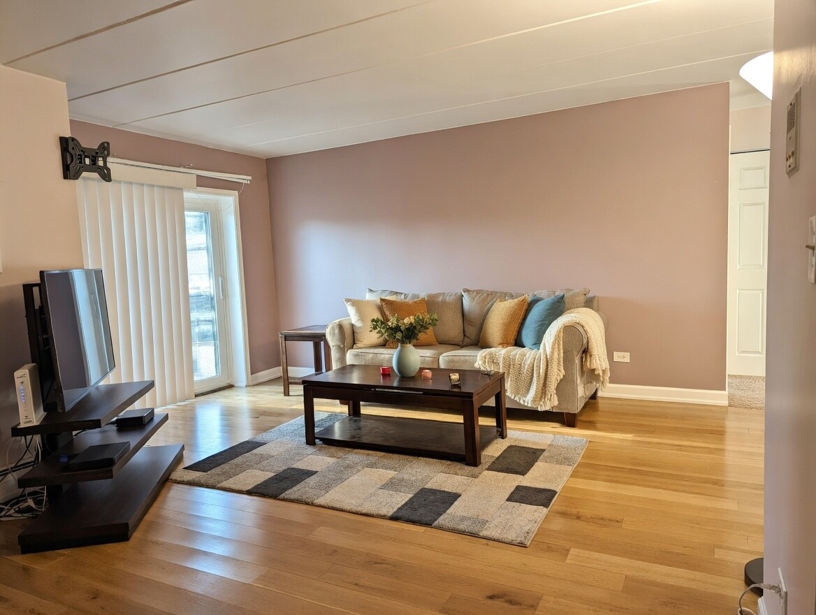 Building Photo - 204 E Bailey Rd