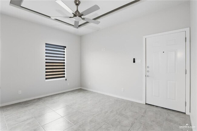 Building Photo - 402 N Alexandrite Ave