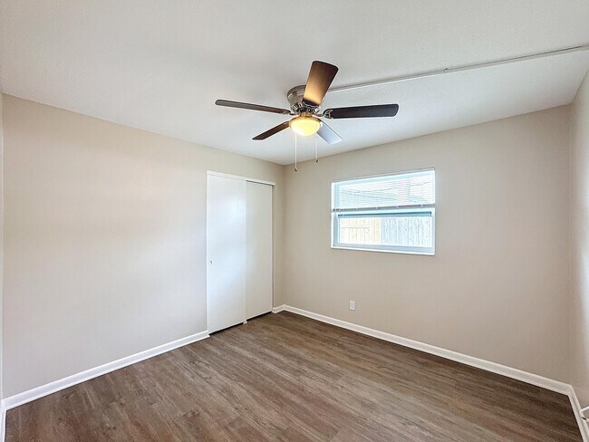 Building Photo - 1545 Polaris St