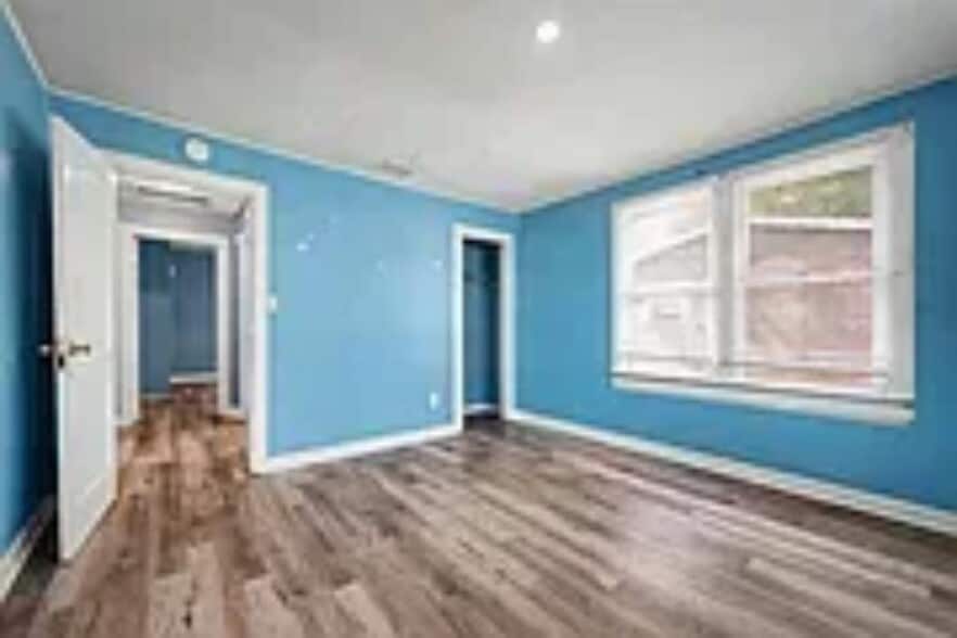Building Photo - 250 Vernis Ave