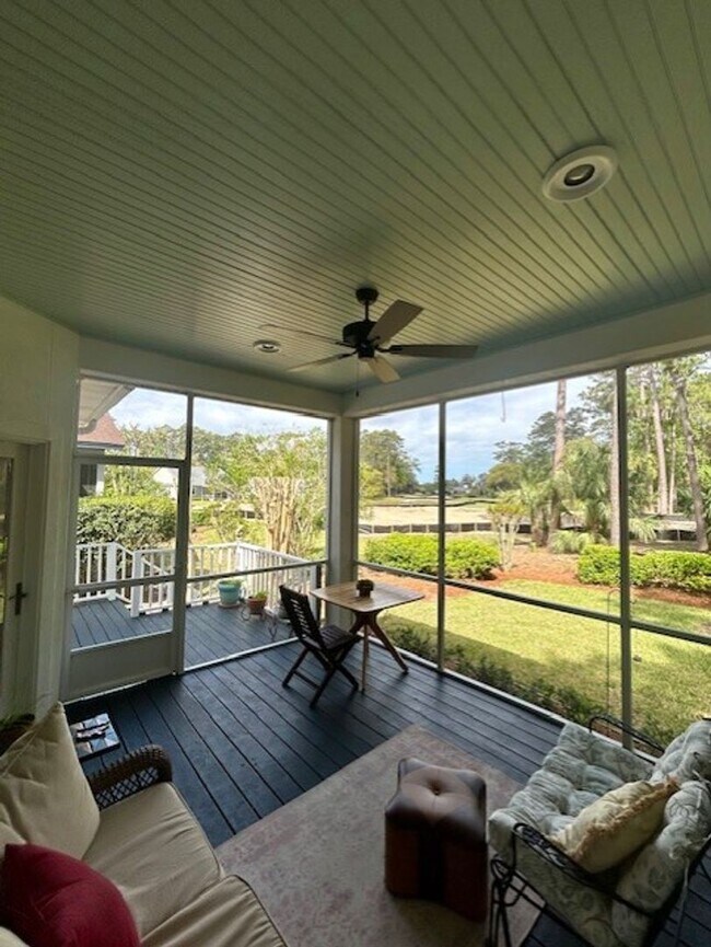 Building Photo - 411 Indigo