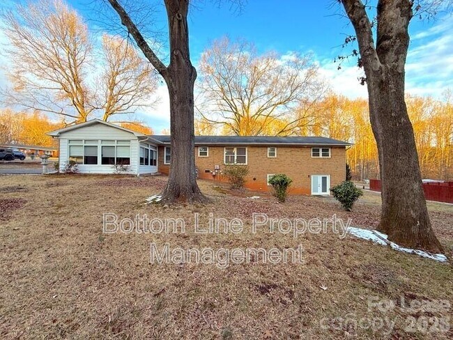 Building Photo - 9419 Brenda Ann Rd