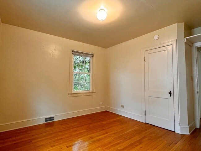 Building Photo - 1505 Broad Ave
