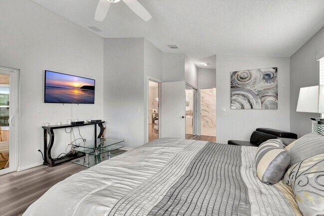 Building Photo - 9601 Harbour Lake Cir