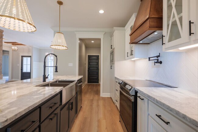 Building Photo - 5039 Hatfield Cir