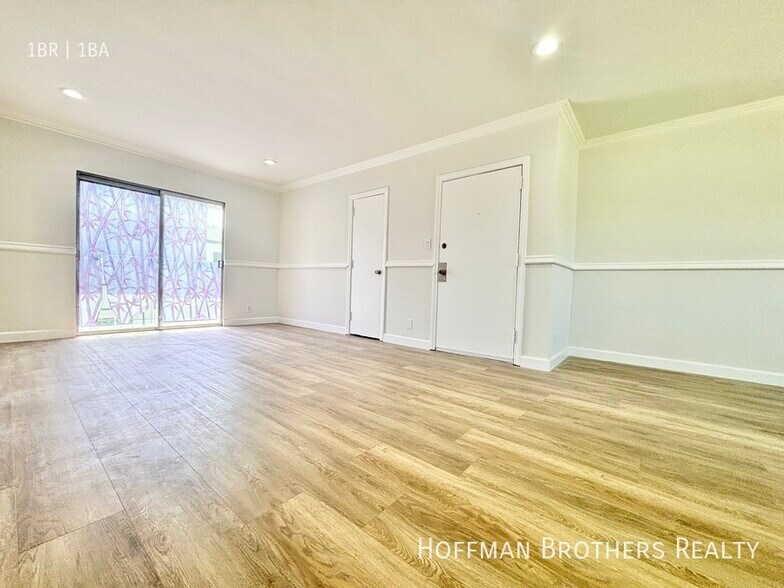 Building Photo - 6337 Whitsett Ave