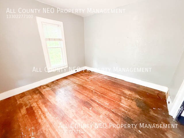 Building Photo - 955 Morse St