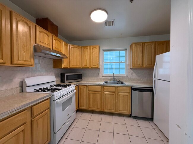 Building Photo - 12 Bergen Ave