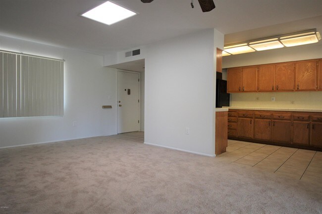 Building Photo - 11417 N 103rd Ave