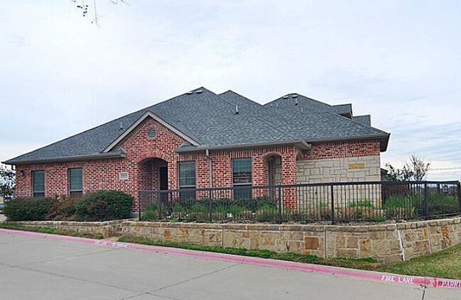 Primary Photo - 5809 Antique Rose Trail