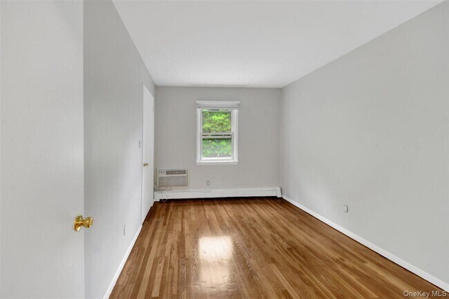 Building Photo - 21 E Cedar St