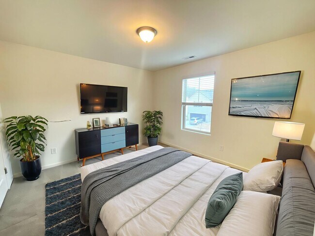 Building Photo - Stylish 4-Bedroom 3 Bathroom Single Home w/ a Guest Suite on the Main Level in Elmwood, Raleigh, ...