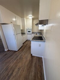 Building Photo - 1099 Roewill Dr