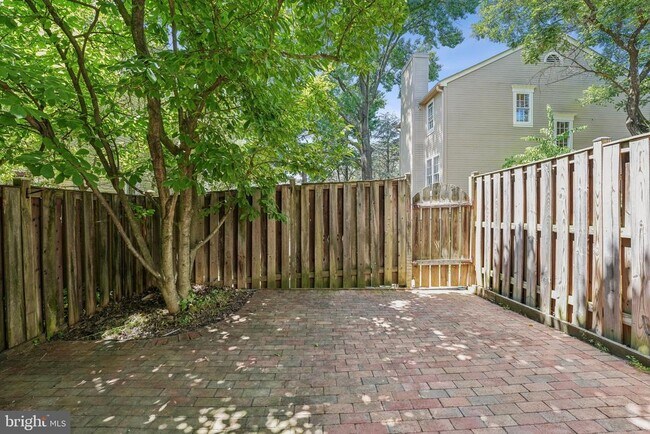 Building Photo - 71 Fendall Ave