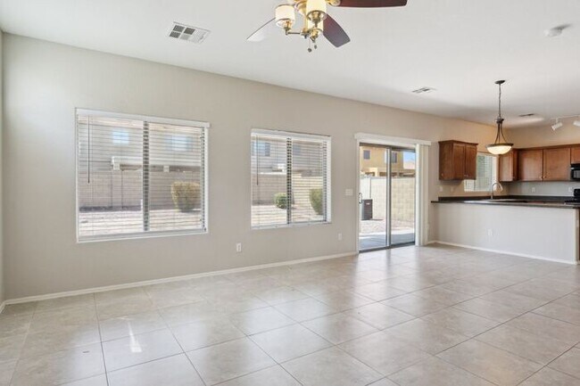 Building Photo - San Tan Heights