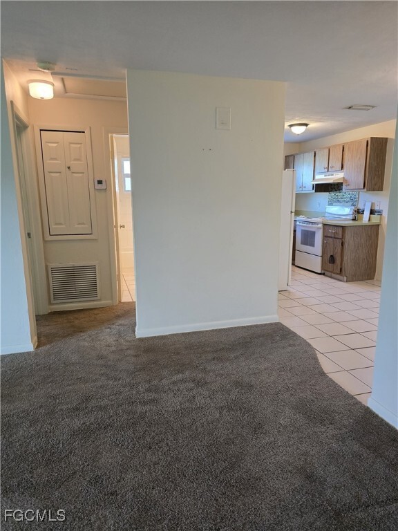 Building Photo - 820 Cape Coral Pkwy W