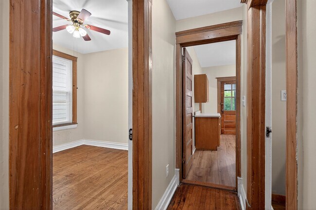 Building Photo - 18 Boyd Ave