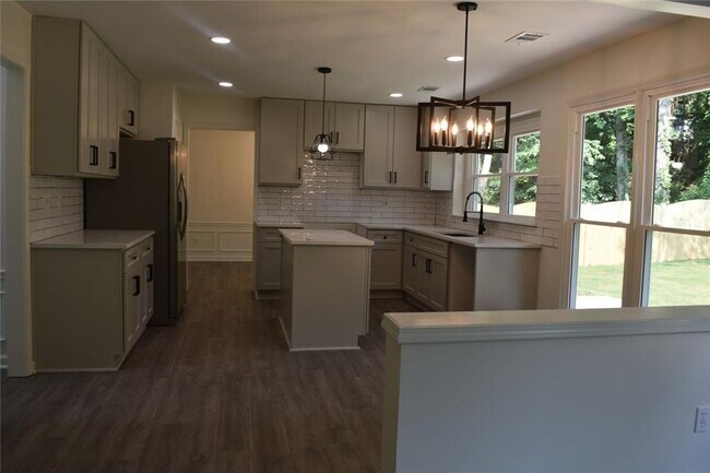 Building Photo - 10680 Glenbarr Dr