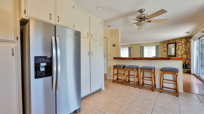 Building Photo - 4 Bedroom 2 Bath Level Entry Home