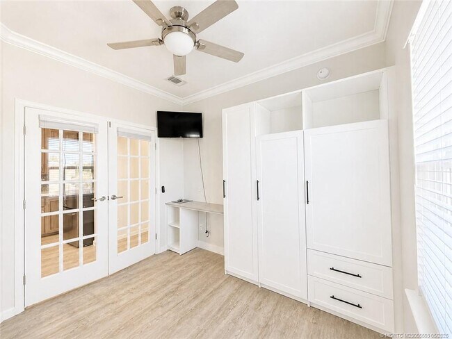 Building Photo - 252 NE Ebbtide Way