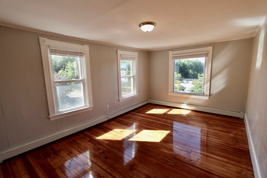 Building Photo - 248 Cross St